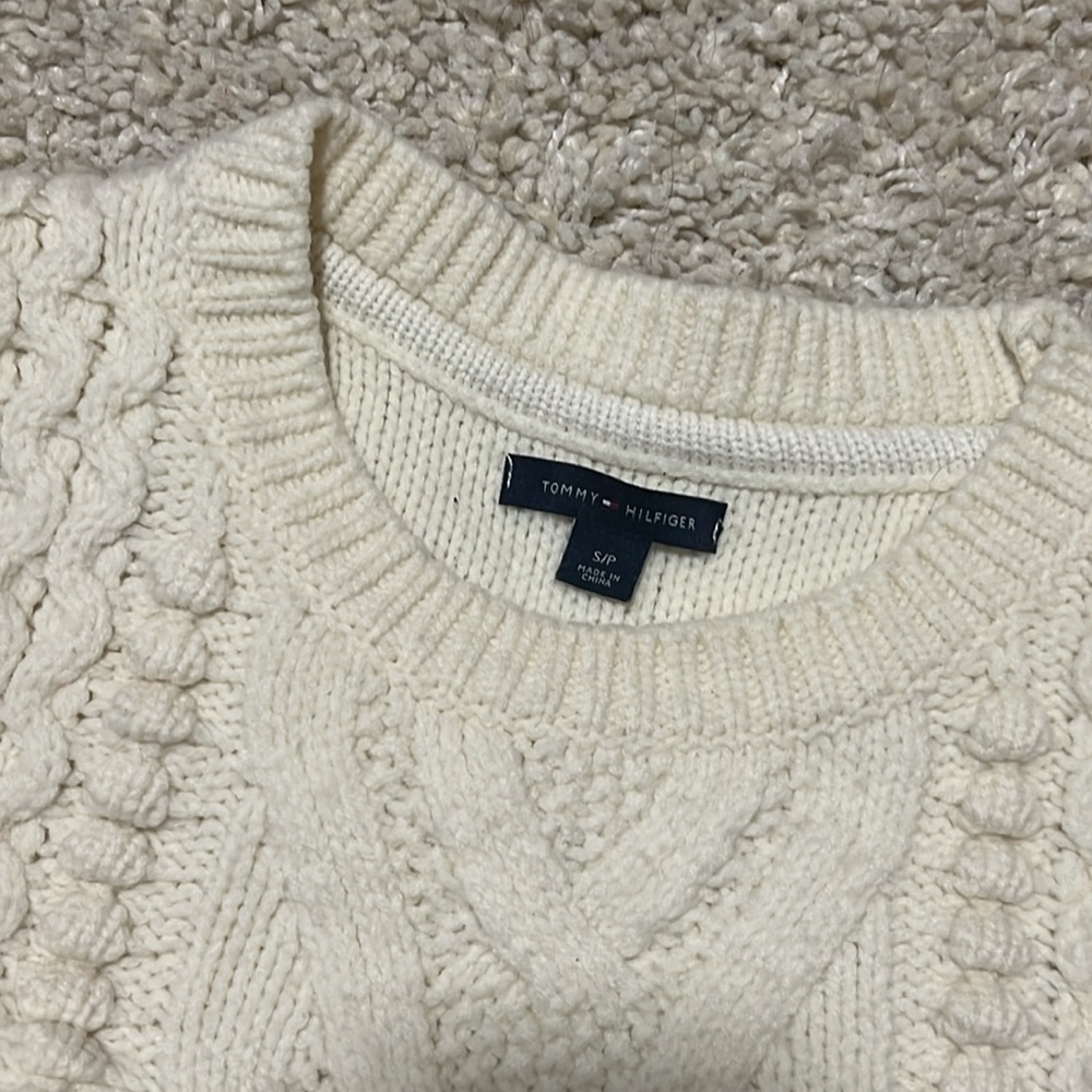 Tommy Hilfiger Cream Women’s Wool/Arcylic Sweater Size Small - Picture 2 of 5